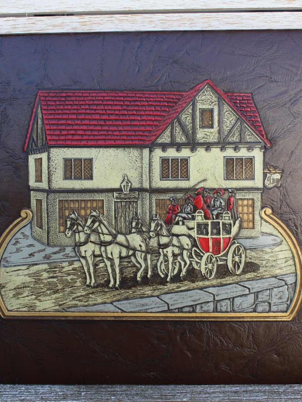 Vintage English Coaching Inn Tavern Embossed Leatherette Large Photo Album / Scr